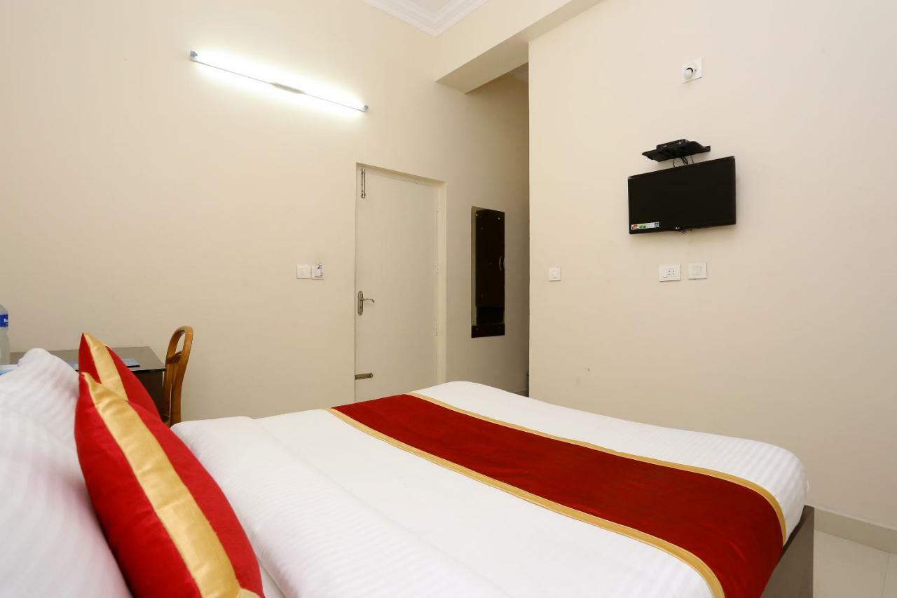 Oyo 9118 Saravana Inn Thiruvananthapuram ภายนอก รูปภาพ
