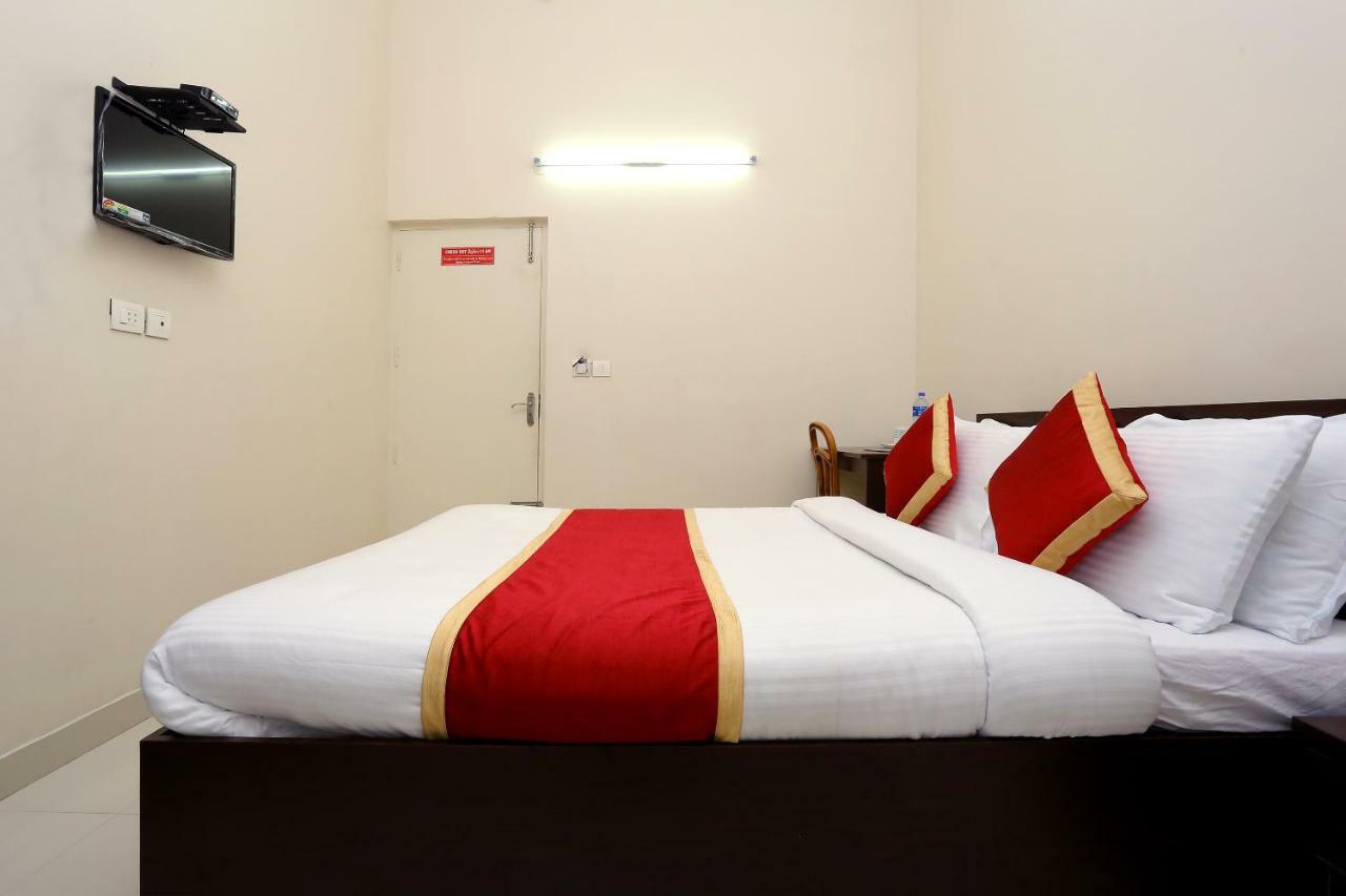 Oyo 9118 Saravana Inn Thiruvananthapuram ภายนอก รูปภาพ
